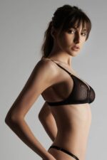 soutien-gorge triangle corps à corps en dentelle noire